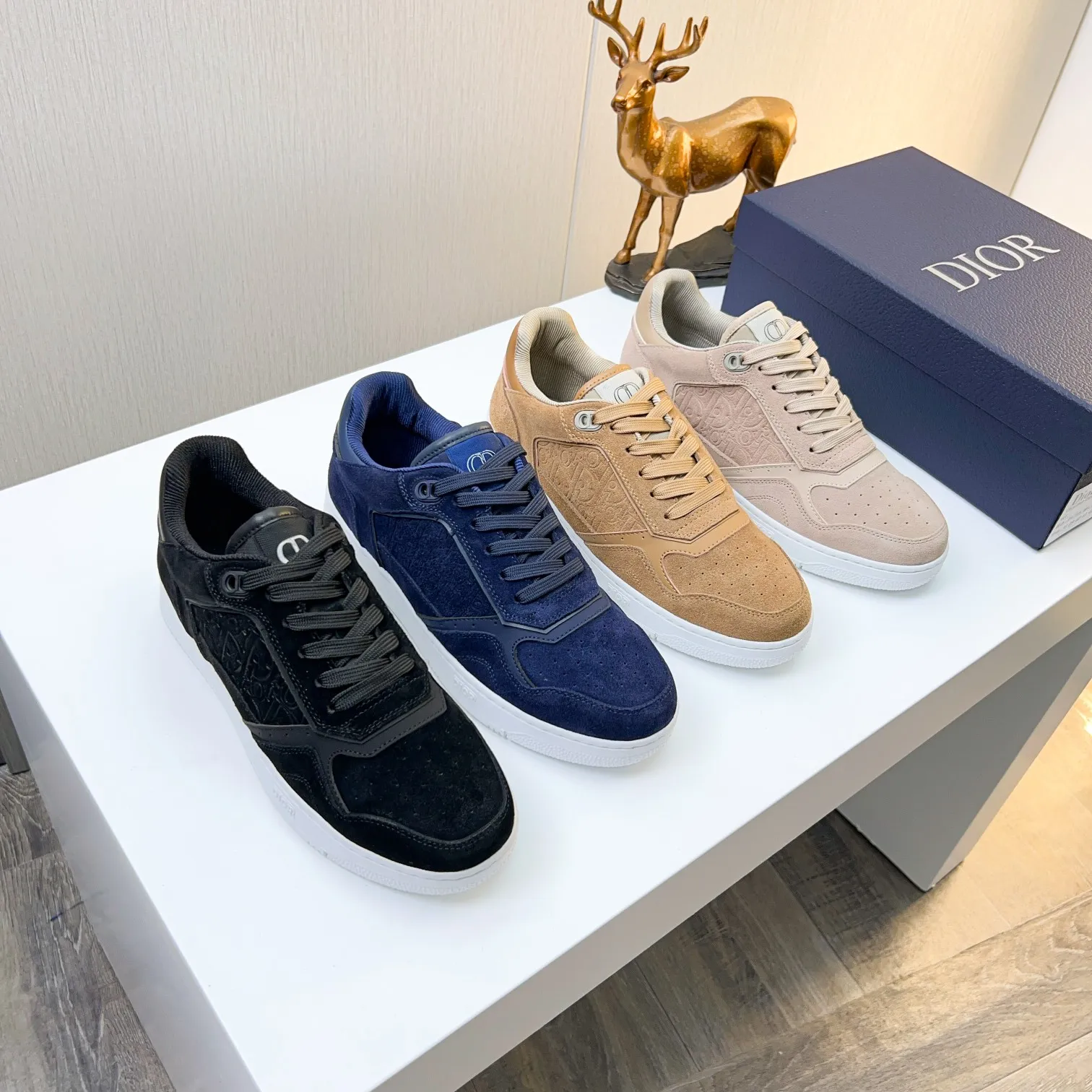 Men's Men's Shoes 💰400 [New] 🦩🦩Dior - Low-top sneakers 2025 spring men's collection new arrivals [Celebrate][Celebrate][Celebrate], reinterpret the basketball shoe design and become a classic Dior item [Strong][Strong][Strong], crafted in black and cream white smooth cowhide with beige suede, leather display on the side The CD logo, tongue, sole and back side are decorated with various distinctive details to enhance the style[666][666], while eyelet details, topstitching and rubber panels highlight the dynamic charm of its athletic style[strong][strong][strong]. It has a two-color rubber sole, which can be matched with various clothing to create a refined look. Size: 38 to 44 (45 can be customized